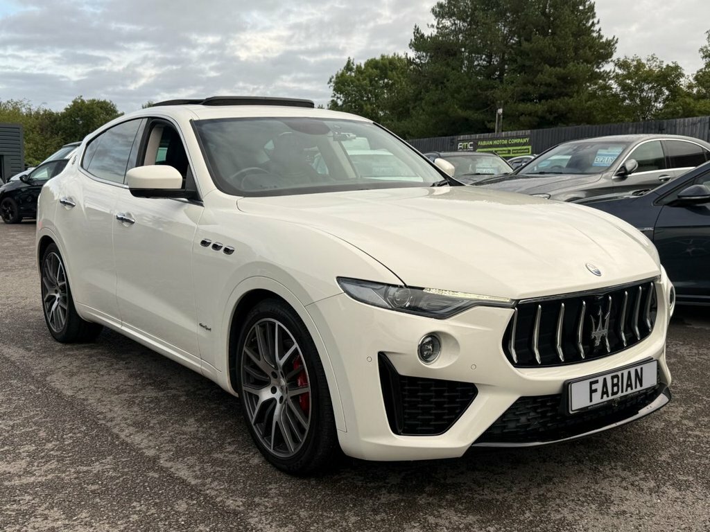 Maserati Levante 3L Gransport Nerissimo White #5