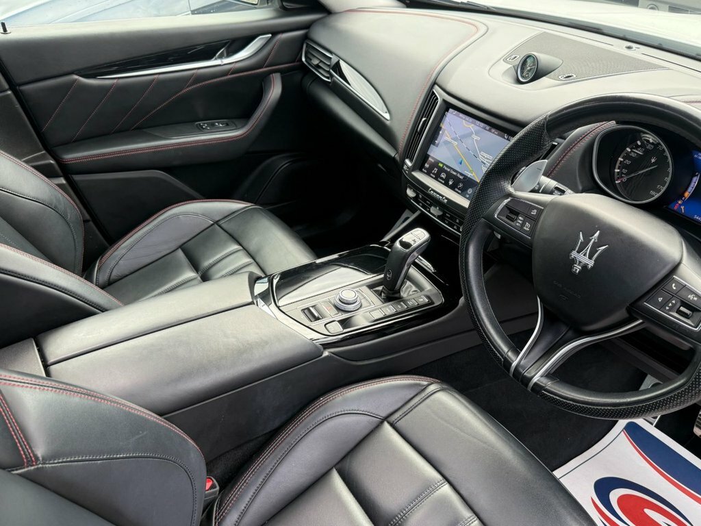 Maserati Levante Black #15