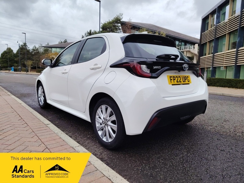 Toyota Yaris 1.5 Vvt-h Icon Hatchback White #2