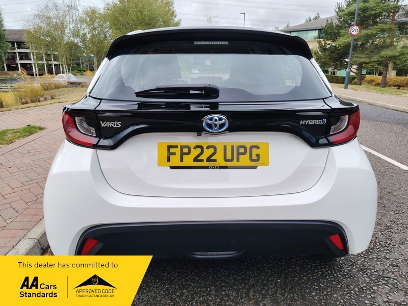 Toyota Yaris 1.5 Vvt-h Icon Hatchback White #3