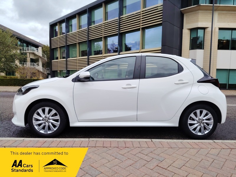 Toyota Yaris 1.5 Vvt-h Icon Hatchback White