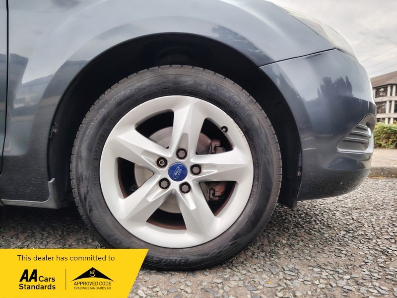 Ford Focus Estate Black #15