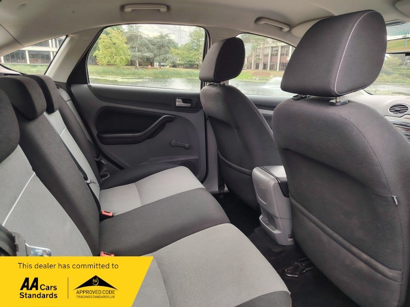 Ford Focus Estate Black #24