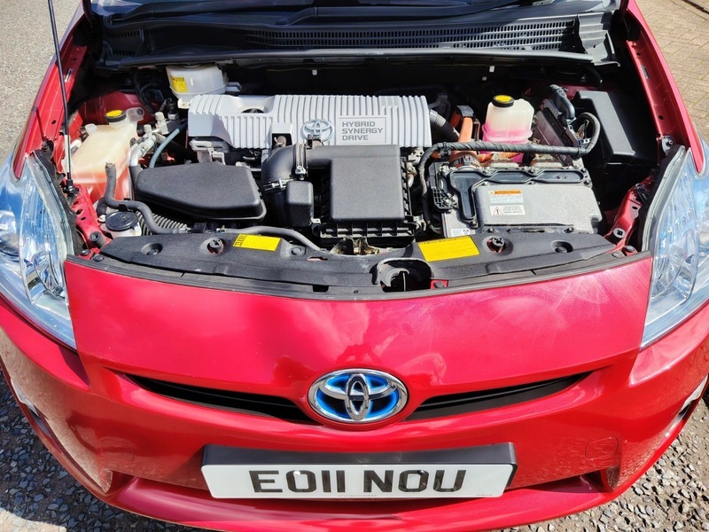 Toyota Prius Hatchback Black #37