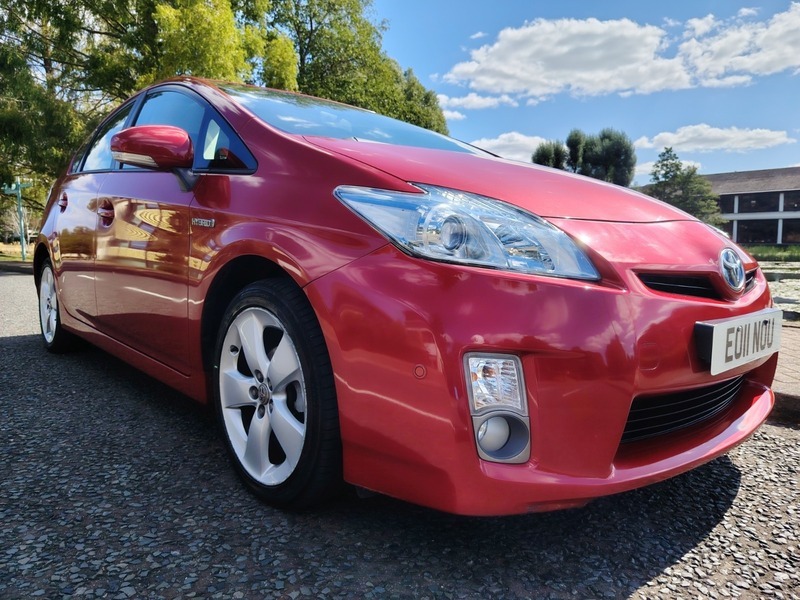 Toyota Prius Hatchback Black #8