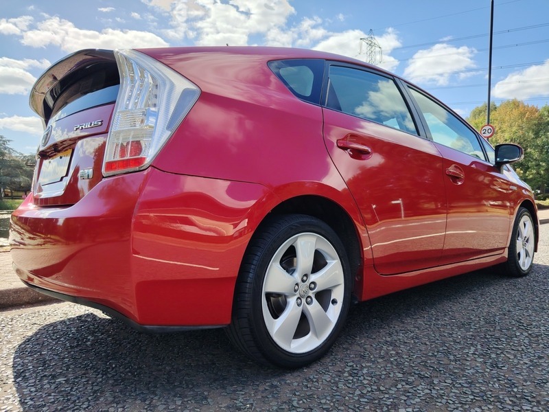 Toyota Prius Hatchback Black #14