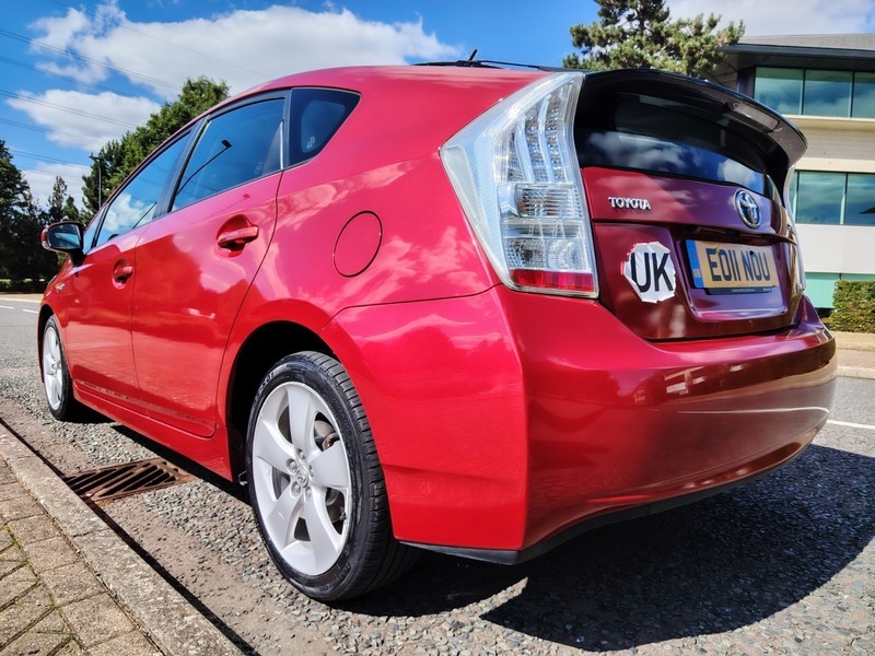 Toyota Prius Hatchback Black #13