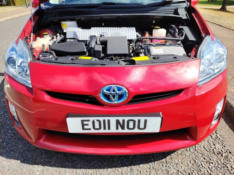 Toyota Prius Hatchback Black #36