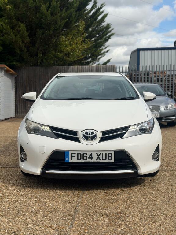 Toyota Auris Icon White #2