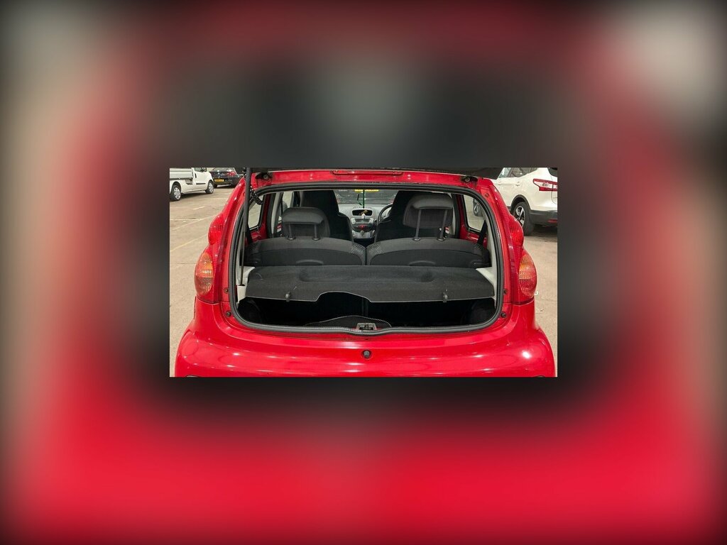 Peugeot 107 1.0 12V Urban Hatchback 2 Tronic Euro 5 Red #2