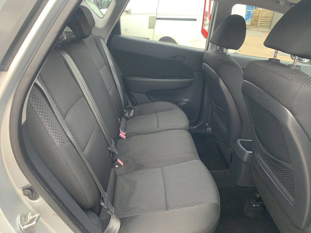 Hyundai I30 Hatchback 1.6 Red #12
