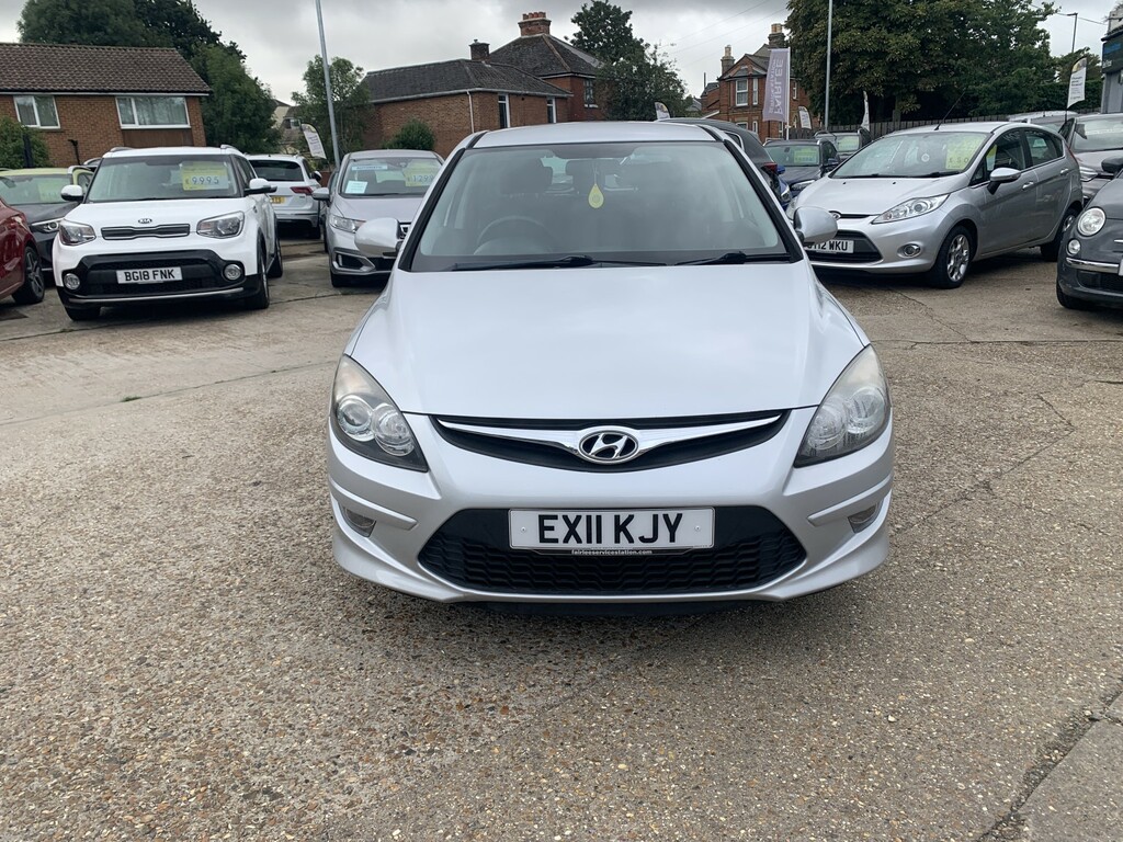 Hyundai I30 Hatchback 1.6 Red #3