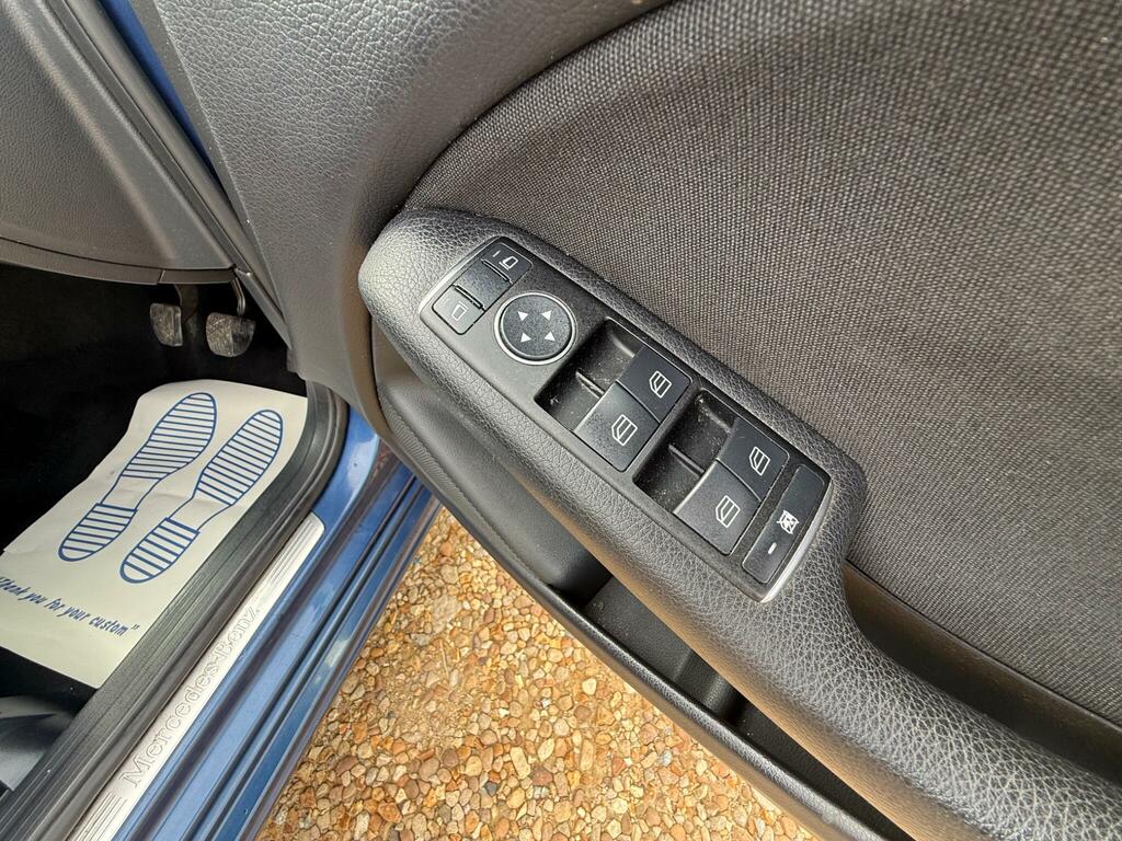Mercedes-Benz B Class 2012 62 B180 White #34