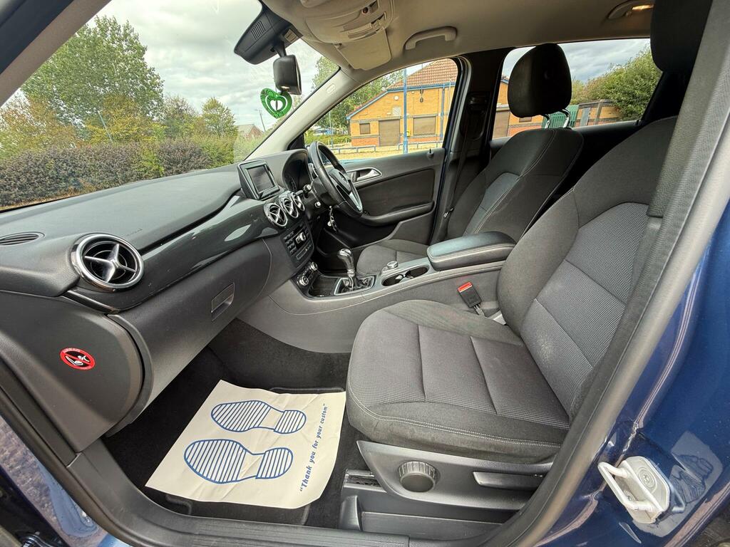 Mercedes-Benz B Class 2012 62 B180 White #20