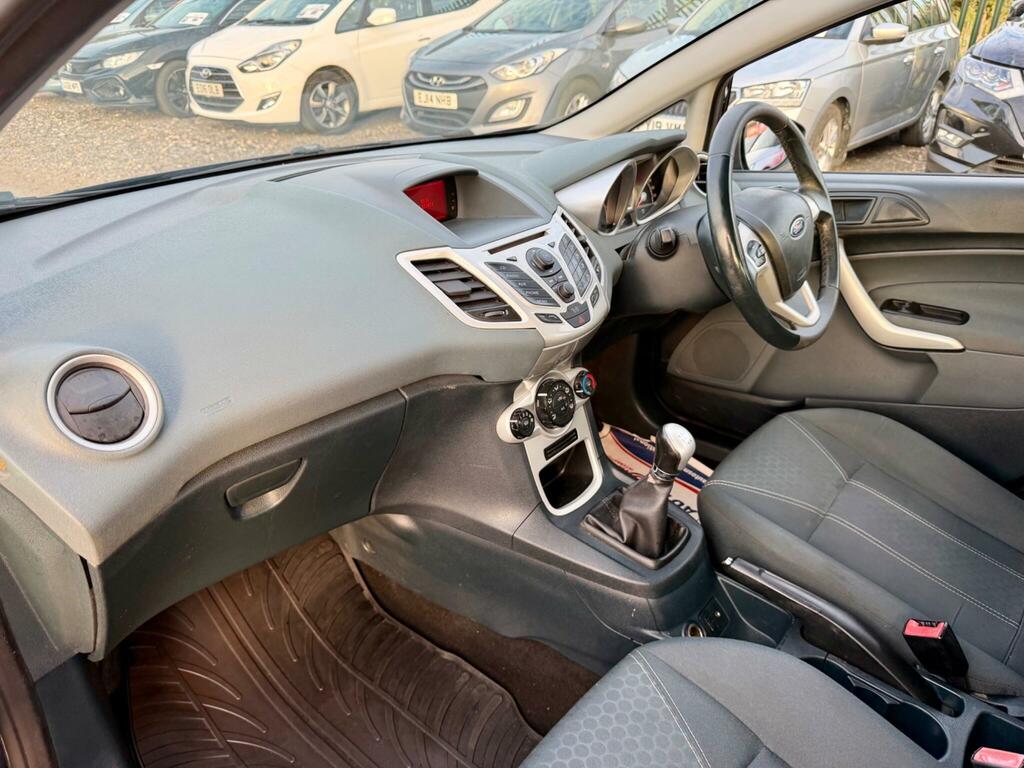 Ford Fiesta Edge Silver #22