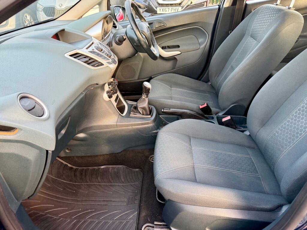 Ford Fiesta Edge Silver #48