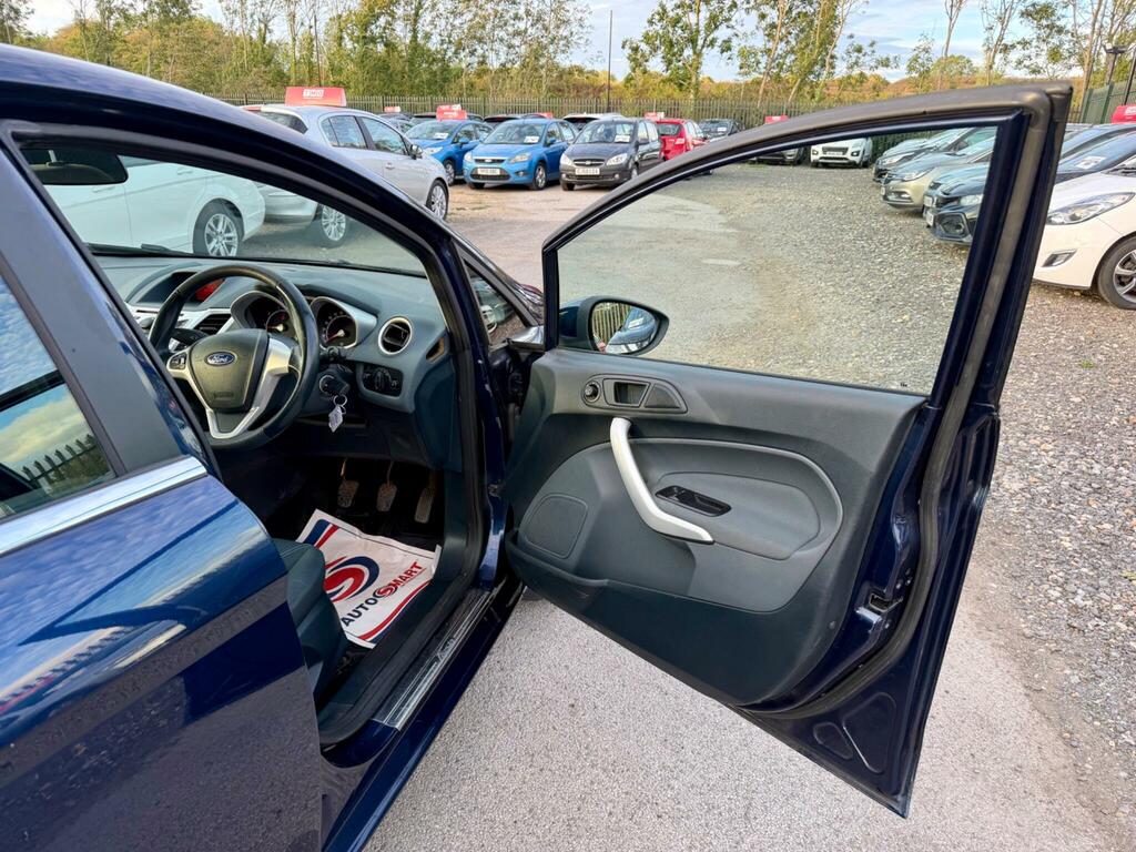 Ford Fiesta Edge Silver #35
