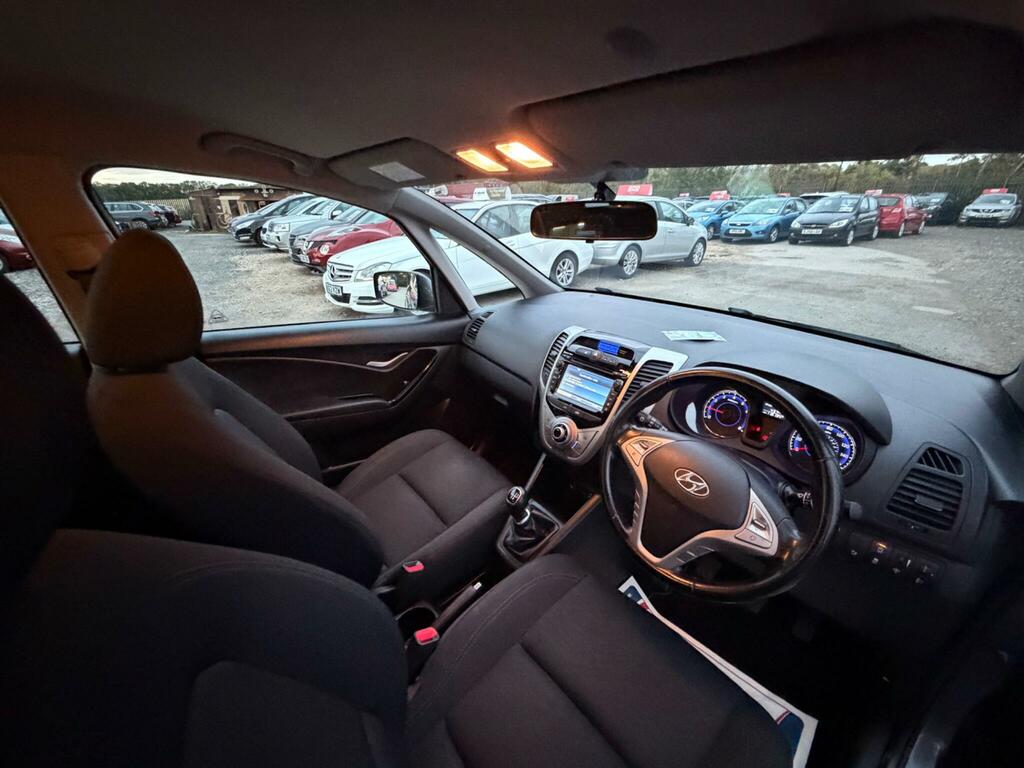 Hyundai Ix20 Se Hatchback Grey #22