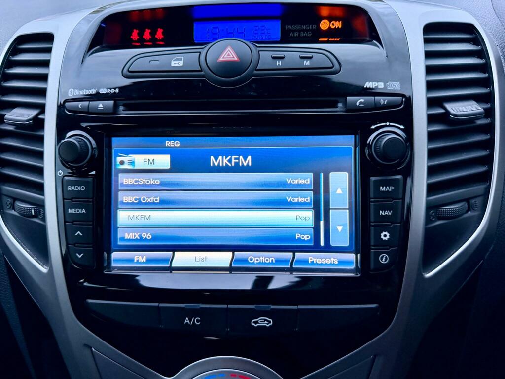 Hyundai Ix20 Se Hatchback Grey #48