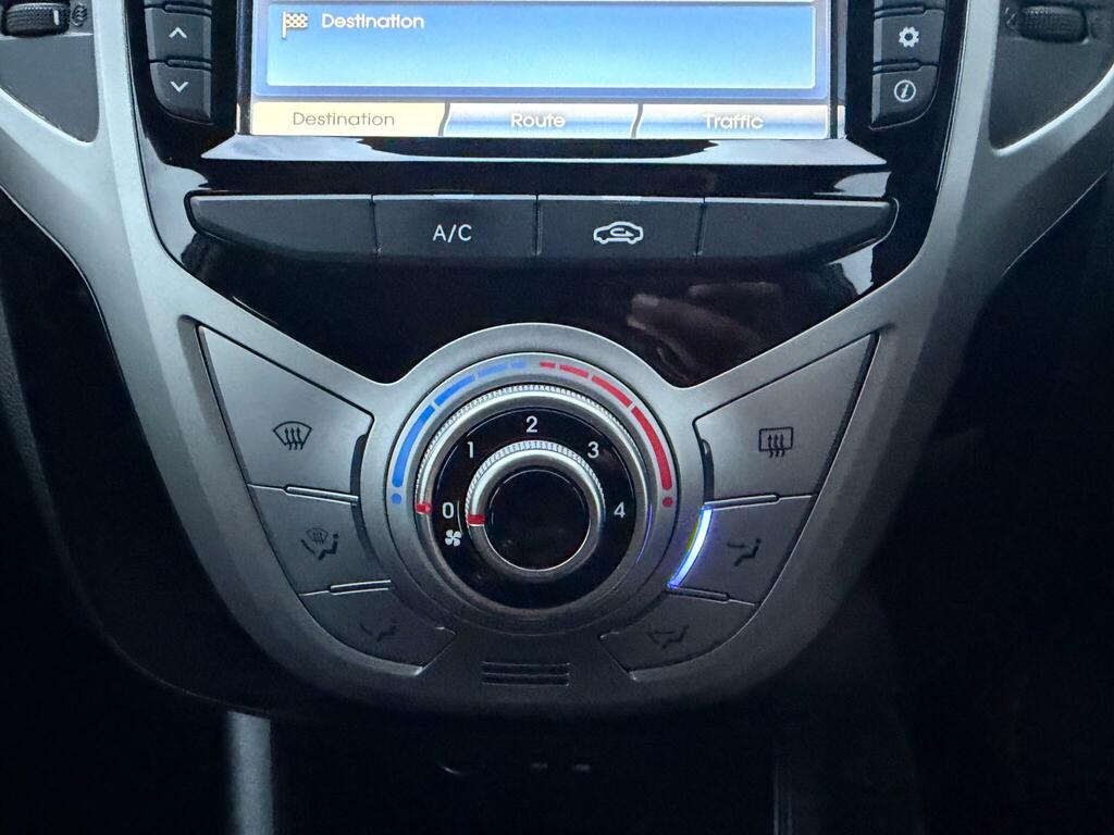 Hyundai Ix20 Se Hatchback Grey #33