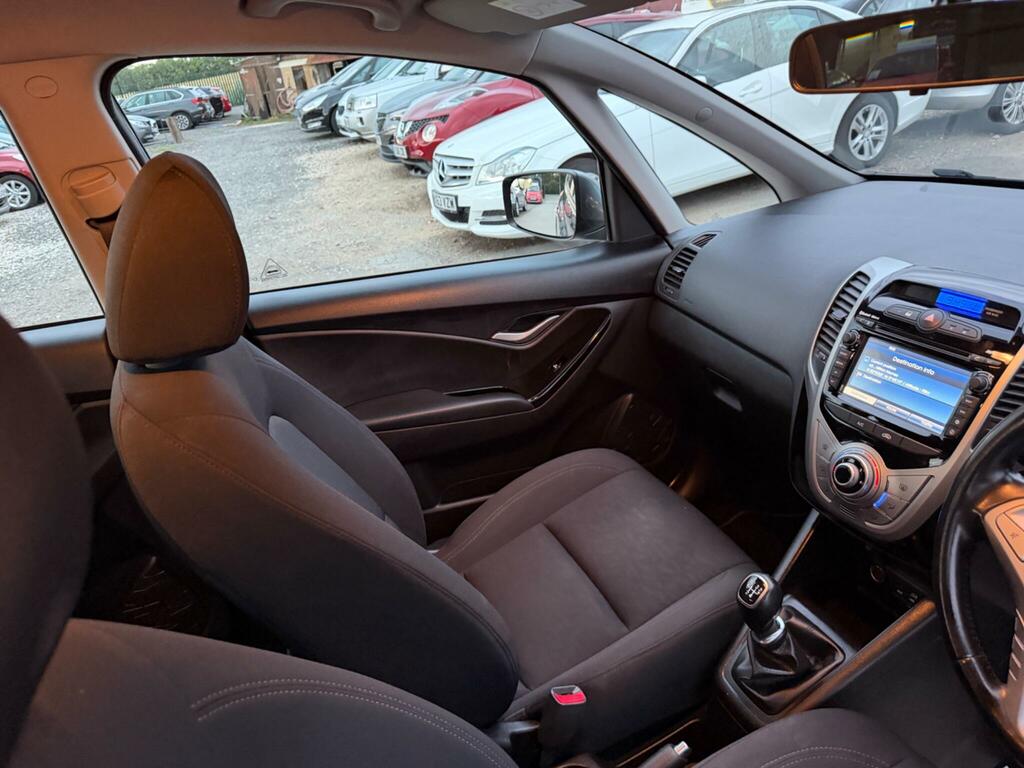 Hyundai Ix20 Se Hatchback Grey #56