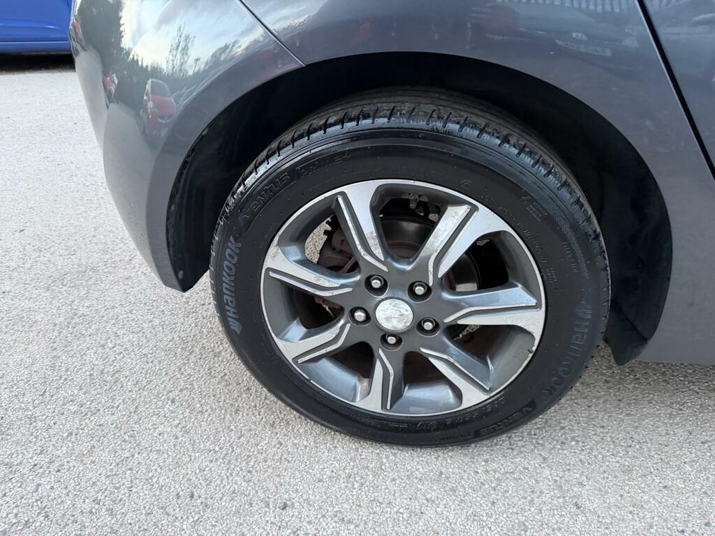 Hyundai Ix20 Se Hatchback Grey #40