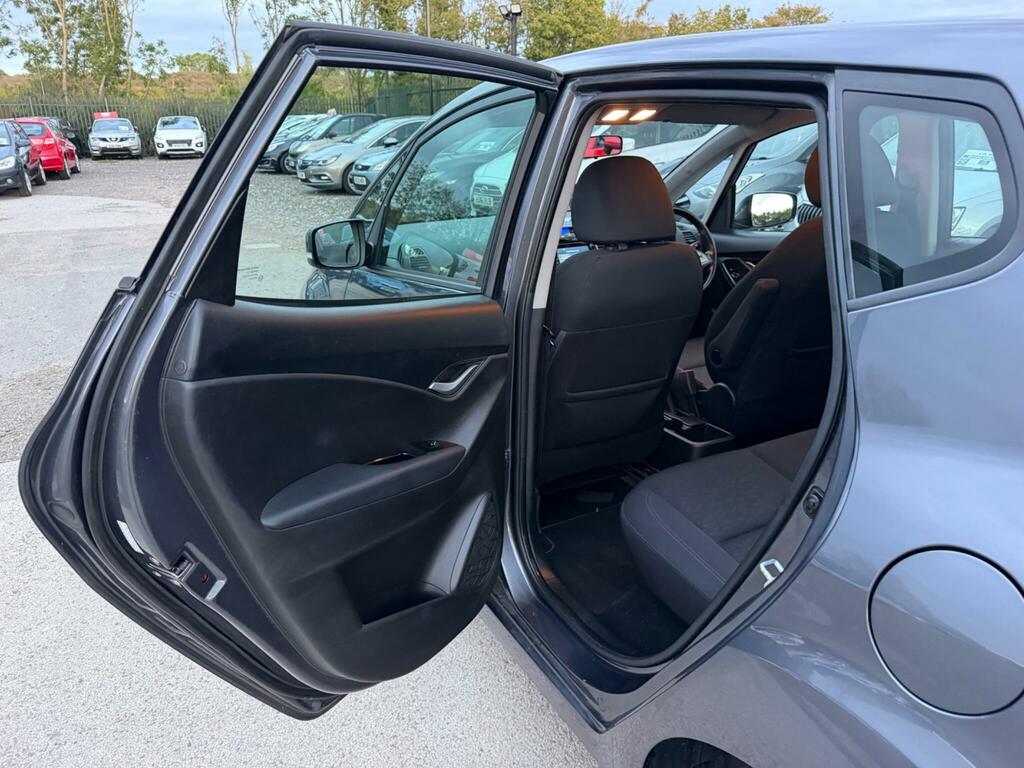 Hyundai Ix20 Se Hatchback Grey #35