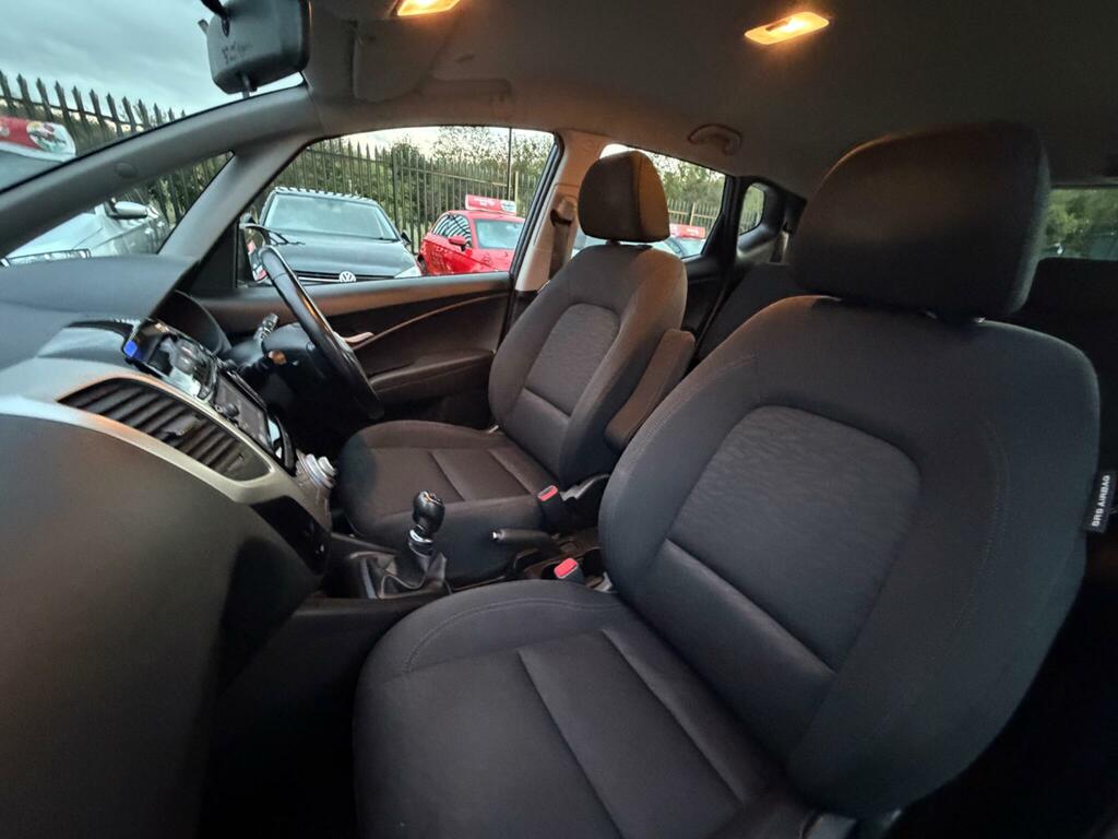 Hyundai Ix20 Se Hatchback Grey #53
