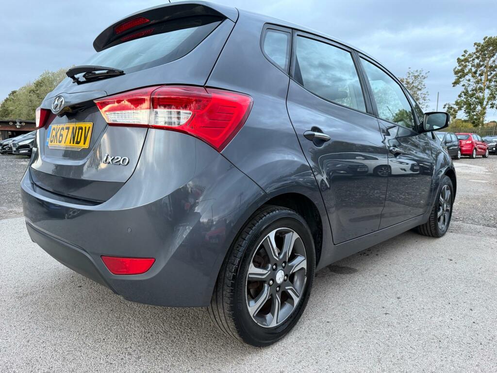 Hyundai Ix20 Se Hatchback Grey #19