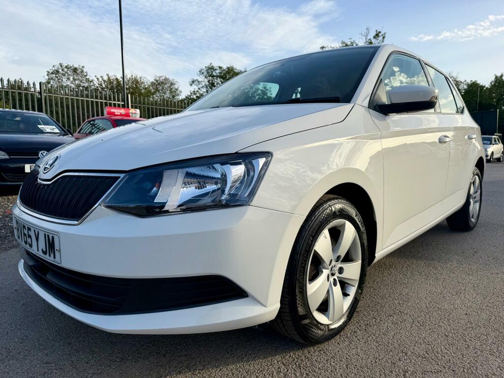 Skoda Fabia Se White #4