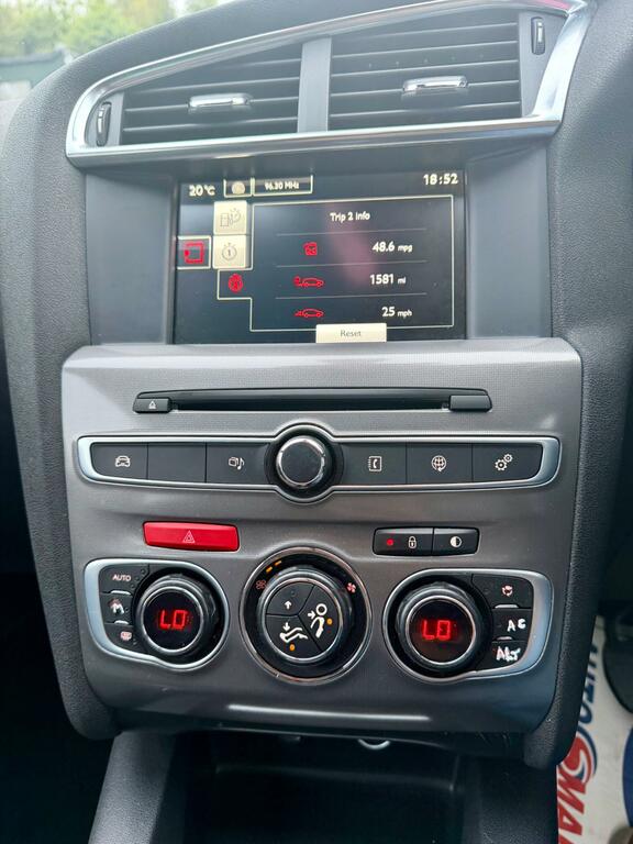 Citroen C4 1.6 Bluehdi Feel 98 Bhp White #40