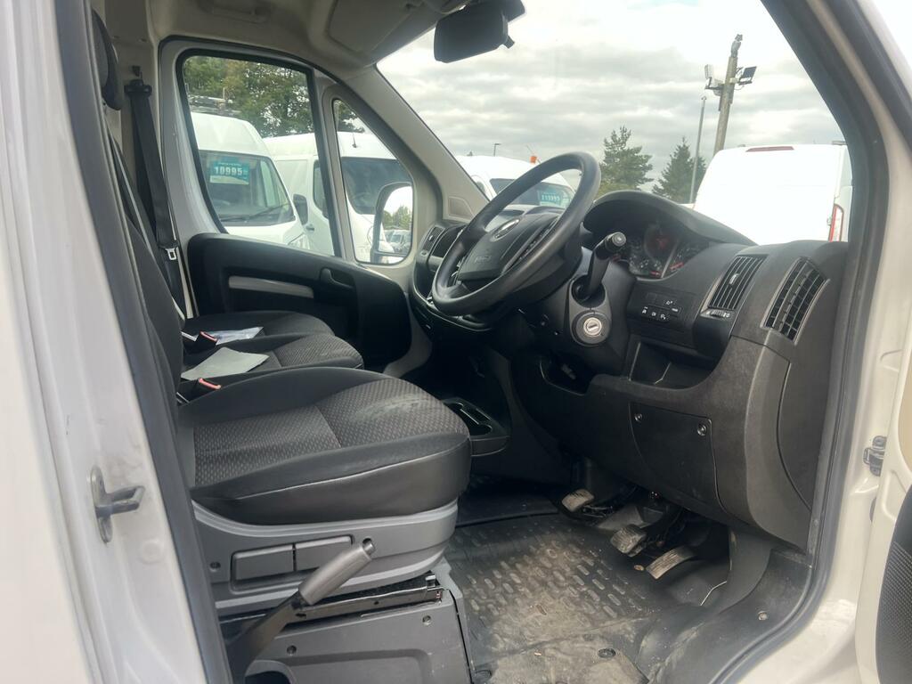 Vauxhall Movano Prime White #6