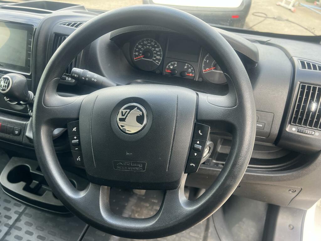 Vauxhall Movano Prime White #9