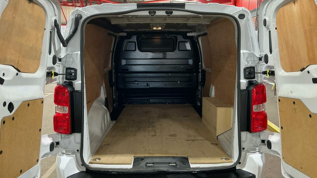 Citroen Dispatch Driver XL White #6