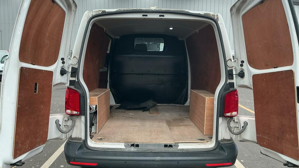 Volkswagen Transporter 2L Startline White #3