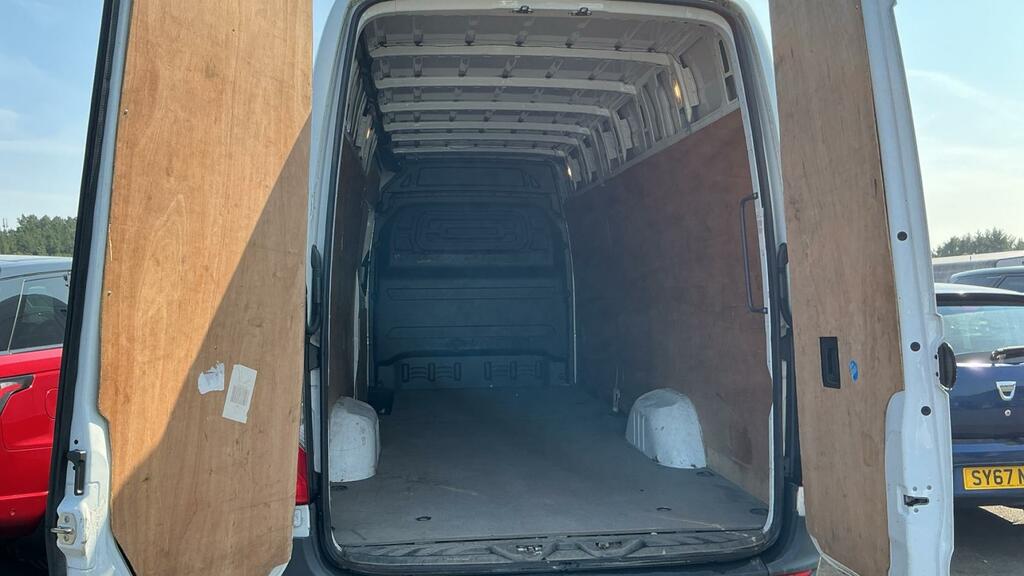 Mercedes-Benz Sprinter Progressive White #5