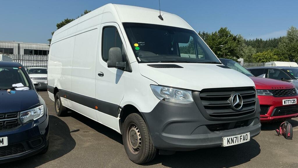 Mercedes-Benz Sprinter Progressive White