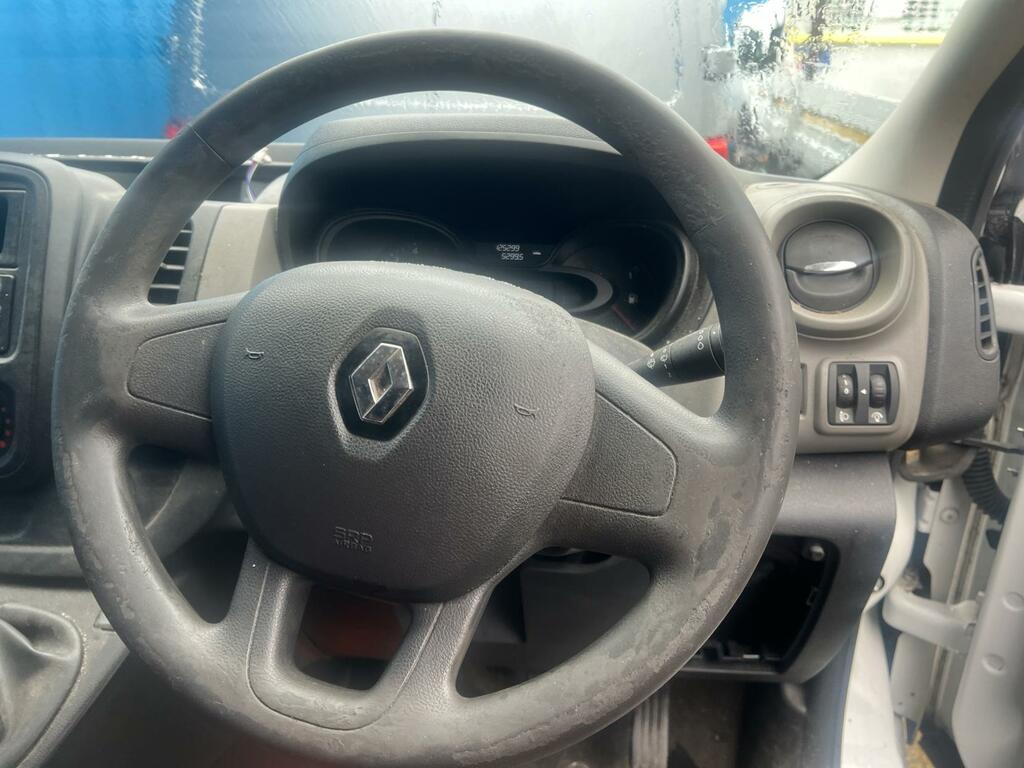 Renault Trafic Business White #5