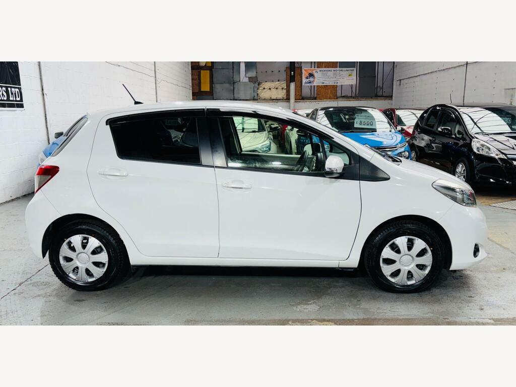 Toyota Yaris Hatchback Black #7