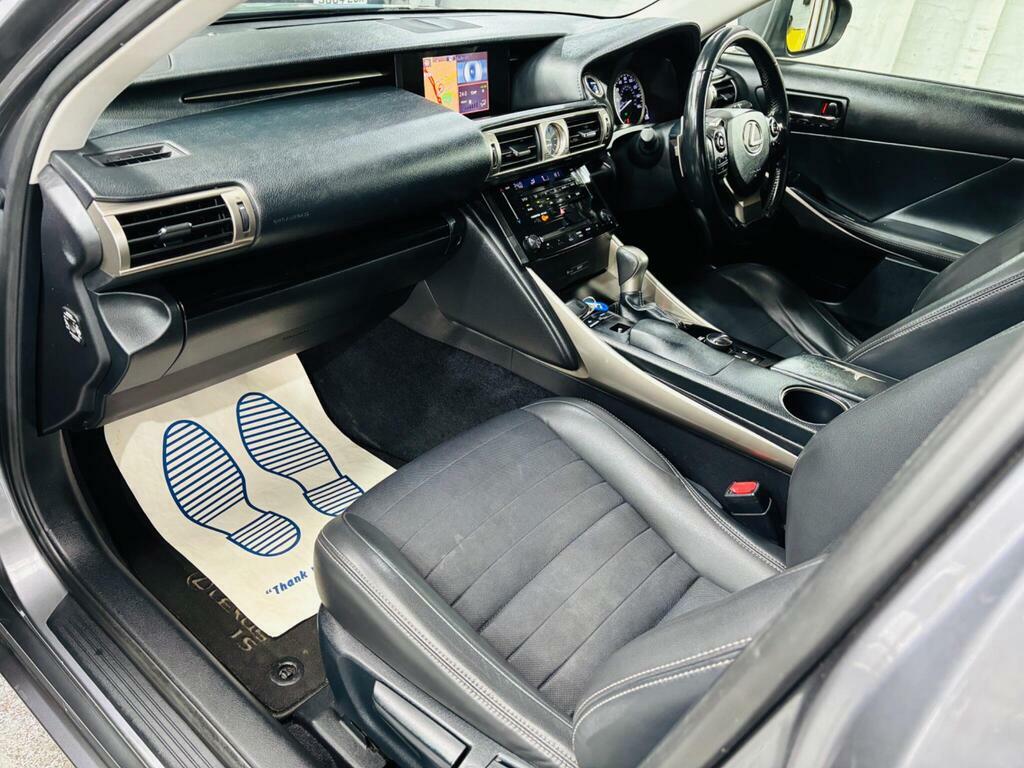 Lexus IS 2.5 300H Luxury 220 Bhp White #12