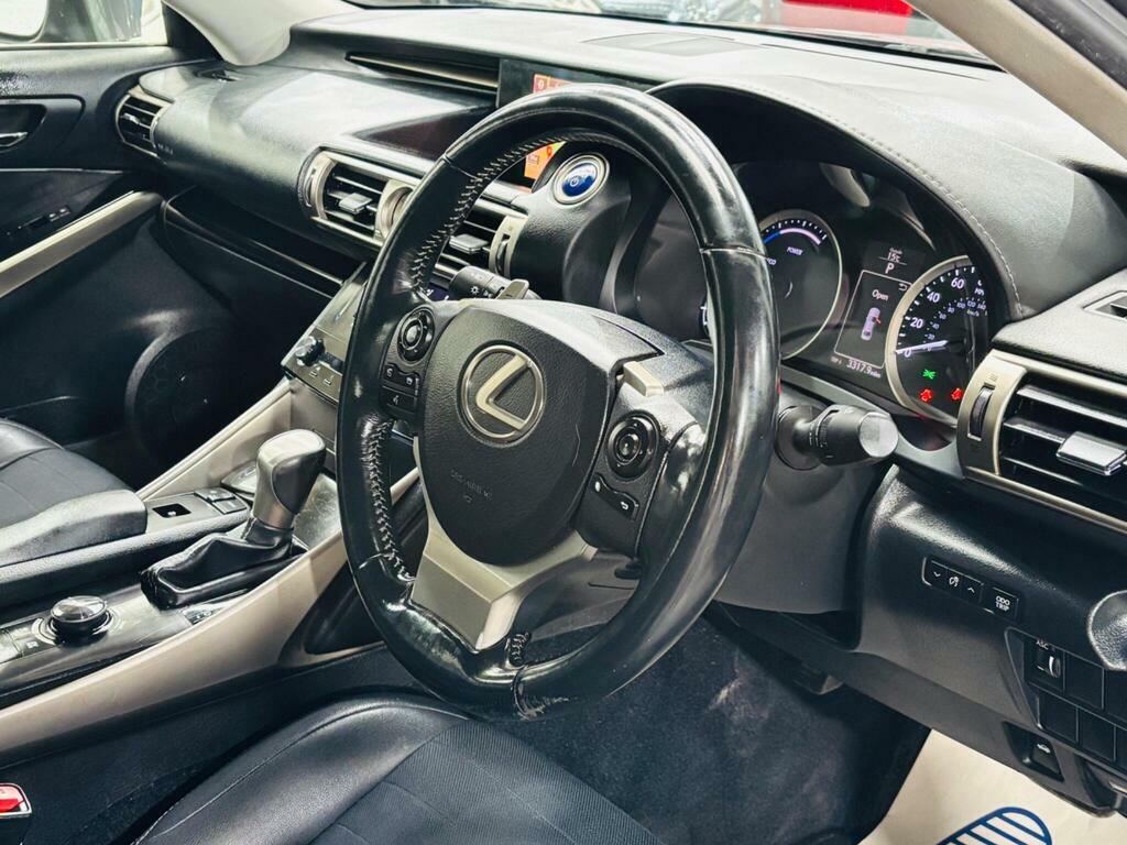 Lexus IS 2.5 300H Luxury 220 Bhp White #10