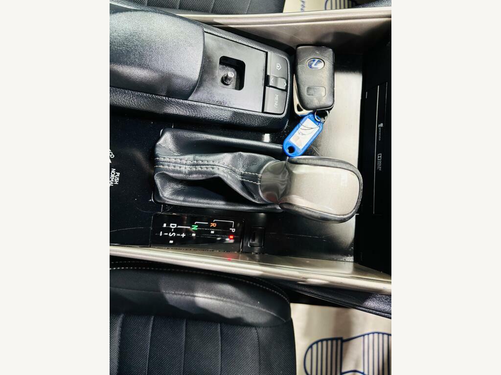 Lexus IS 2.5 300H Luxury 220 Bhp White #21