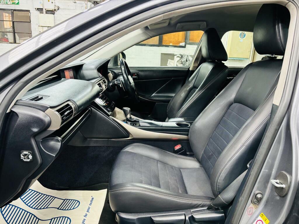 Lexus IS 2.5 300H Luxury 220 Bhp White #13