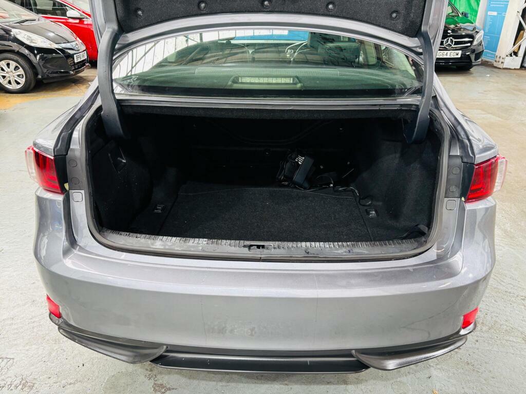 Lexus IS 2.5 300H Luxury 220 Bhp White #24