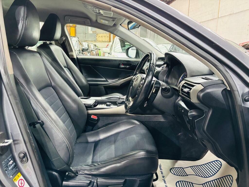 Lexus IS 2.5 300H Luxury 220 Bhp White #11