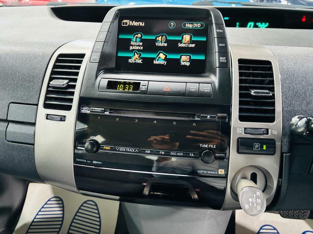 Toyota Prius Hatchback Silver #19