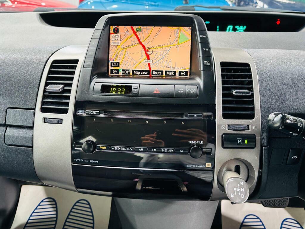 Toyota Prius Hatchback Silver #18