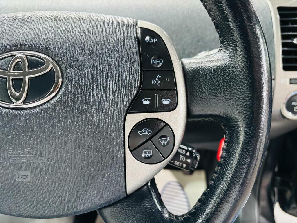 Toyota Prius Hatchback Silver #16