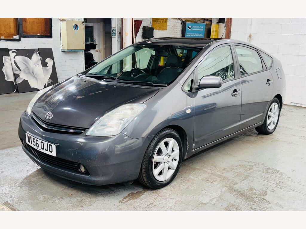 Toyota Prius 1.5 T Spirit Cvt Grey #3