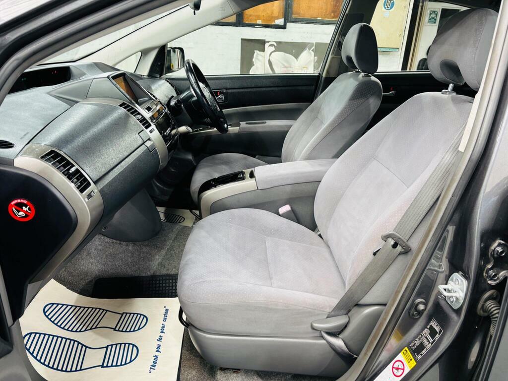Toyota Prius Hatchback Silver #13